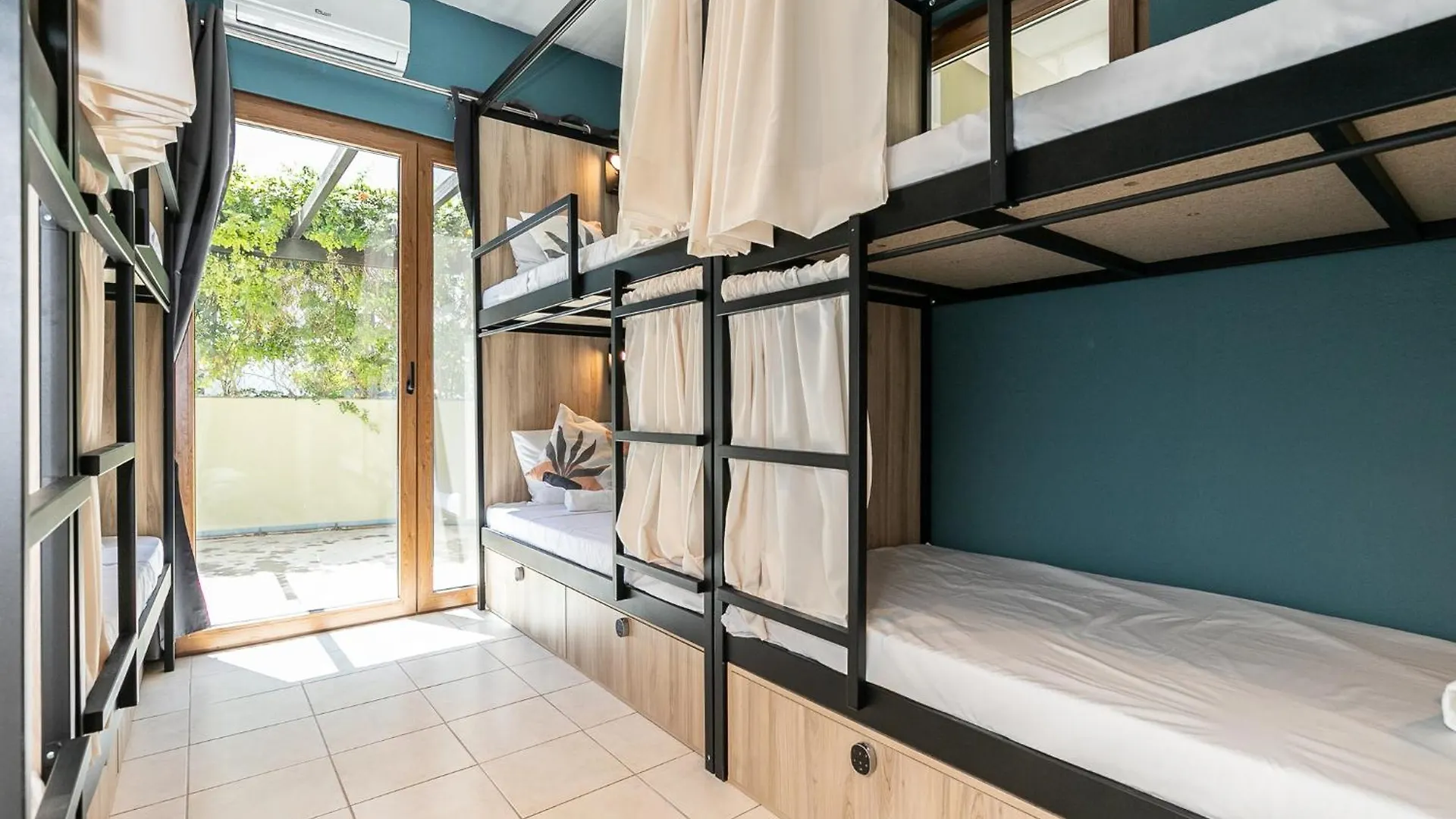 Walk In Hostel Faro Airport
