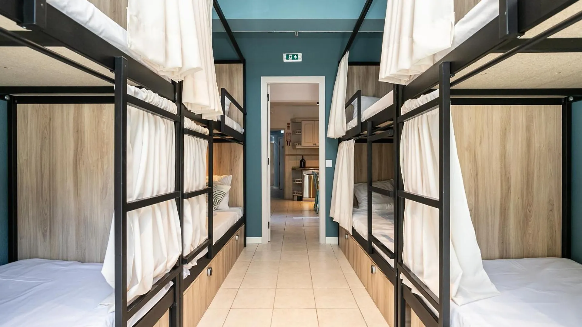 Walk In Hostel Faro Airport 0*,  Portugal