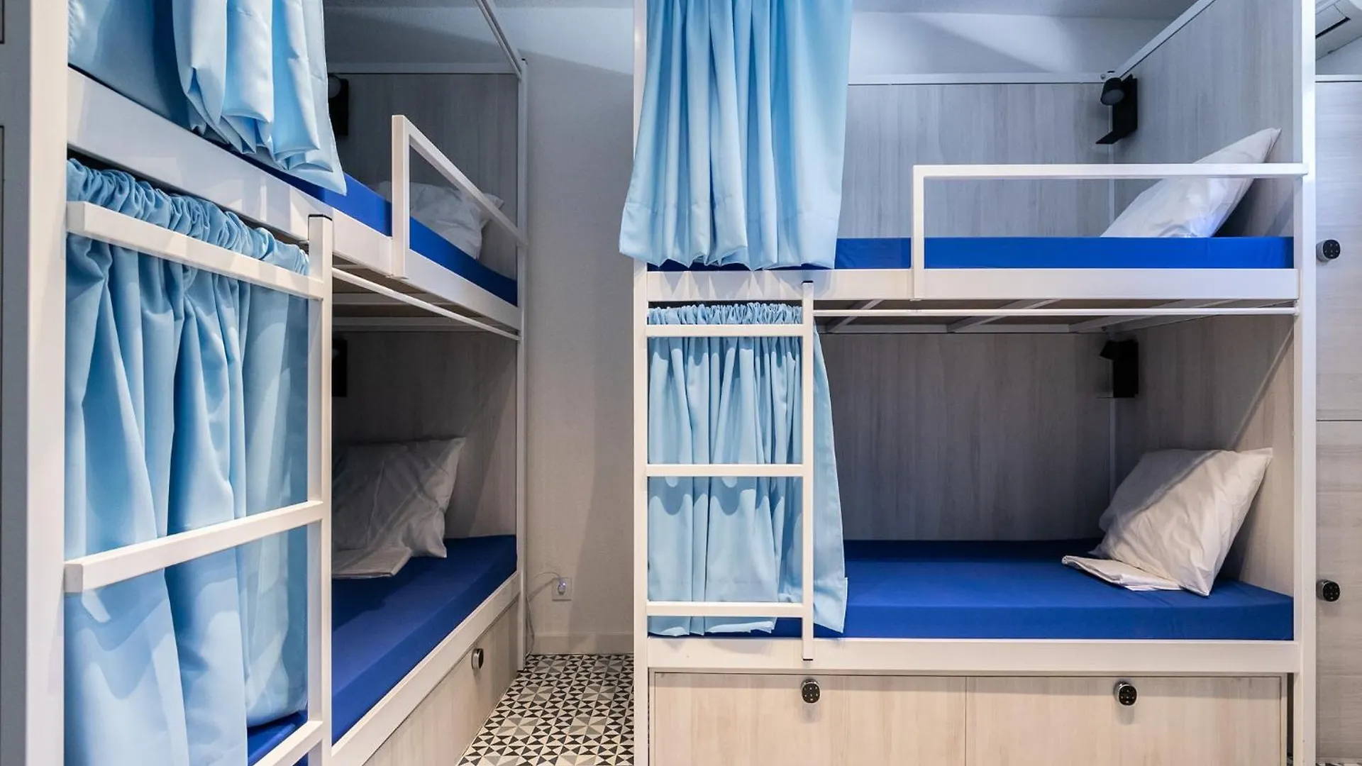 Walk In Hostel Faro Airport
