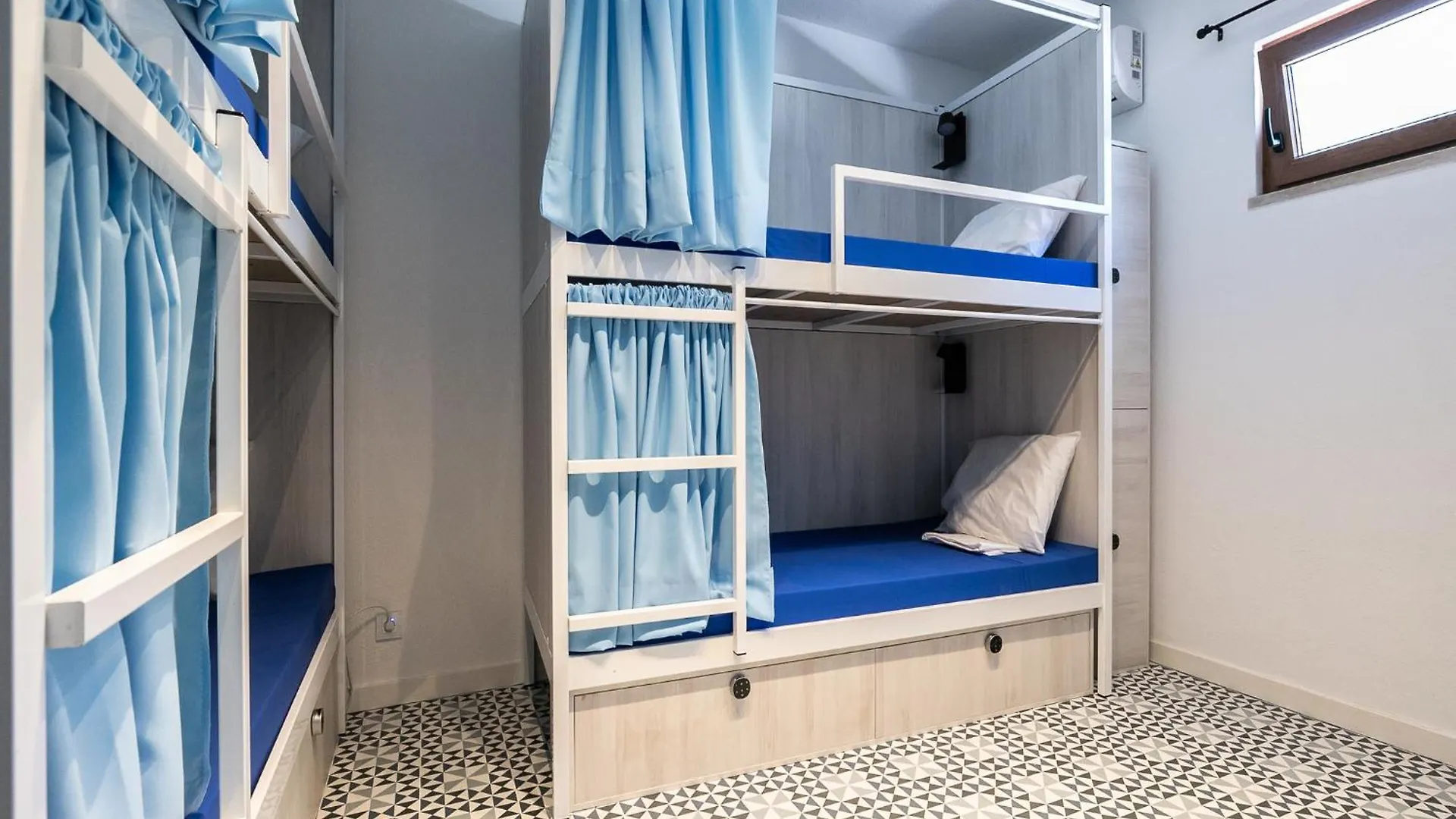 Walk In Hostel Faro Airport