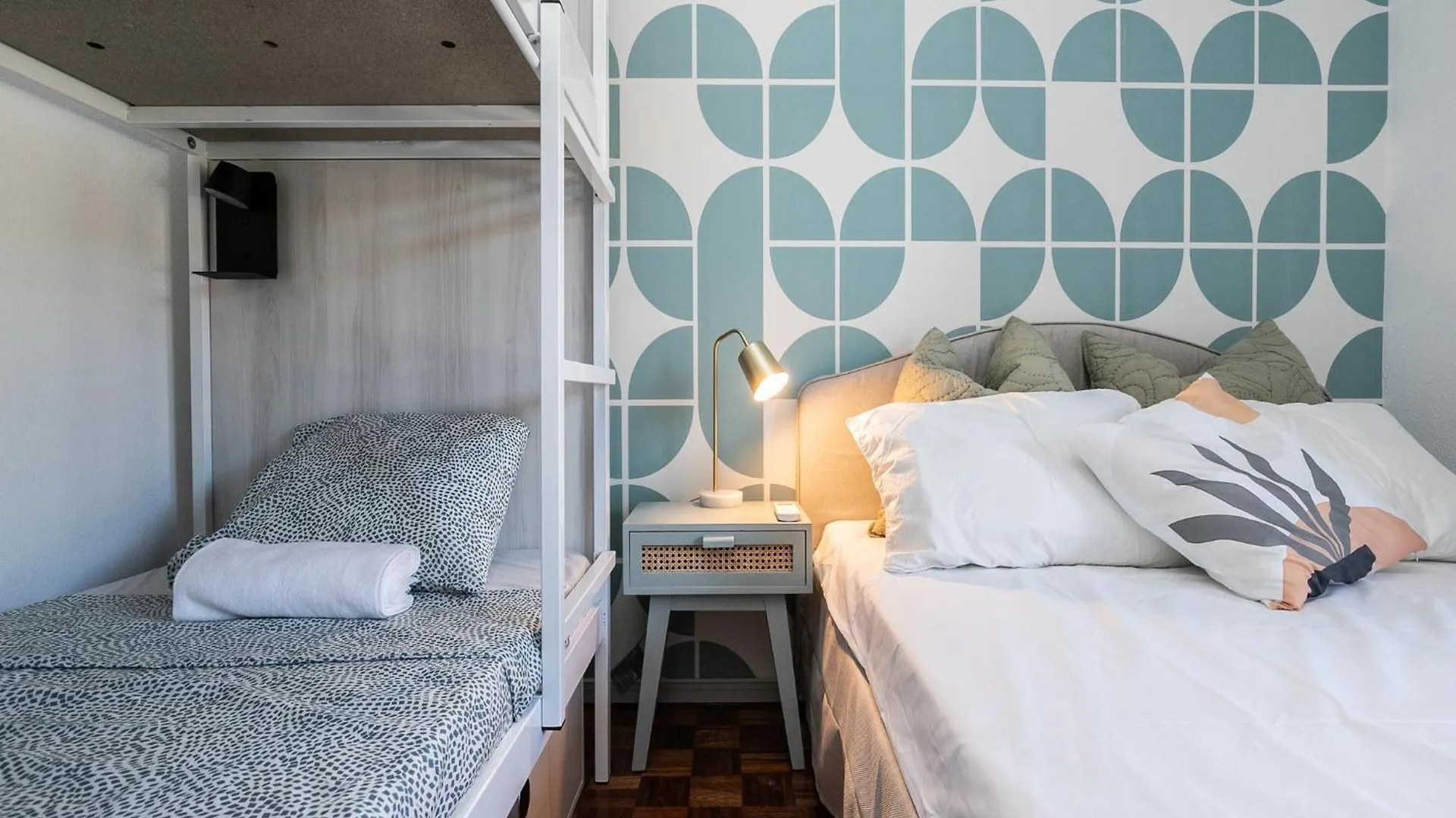 Walk In Hostel Faro Airport 0*,  Portugal