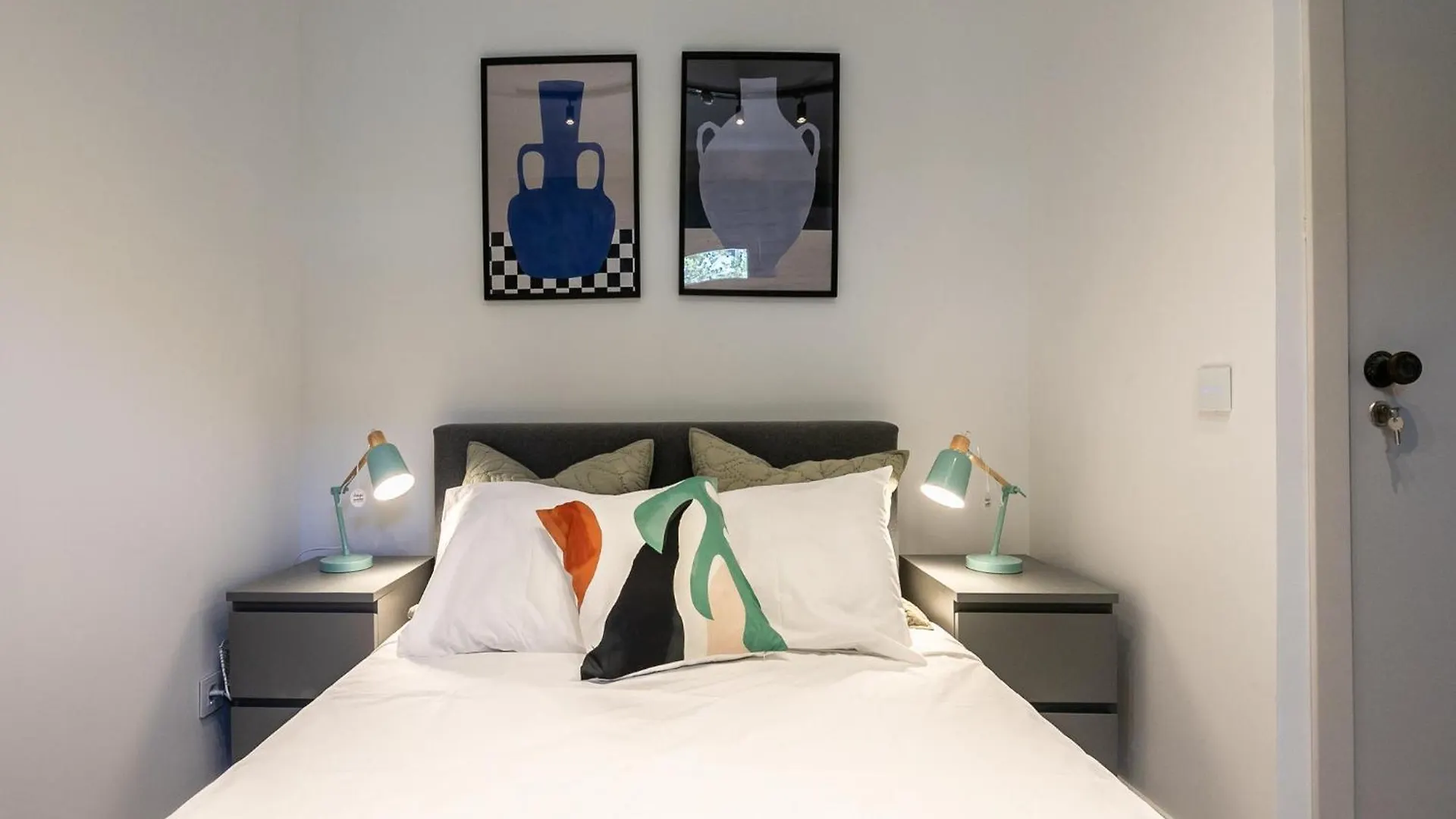 Walk In Hostel Faro Airport Portugal
