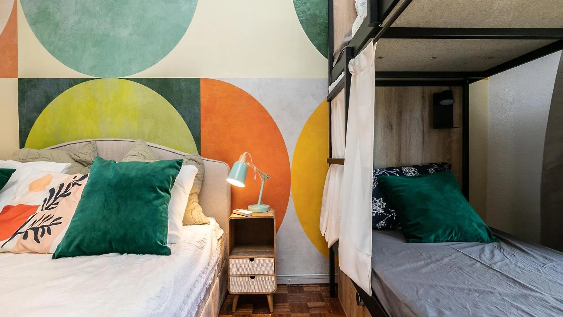 Walk In Hostel Faro Airport Portugal