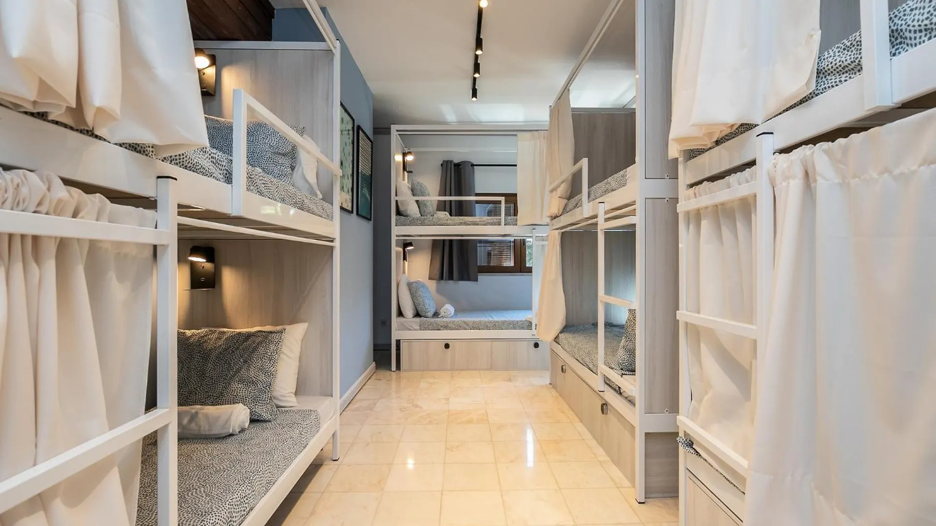 Walk In Hostel Faro Airport