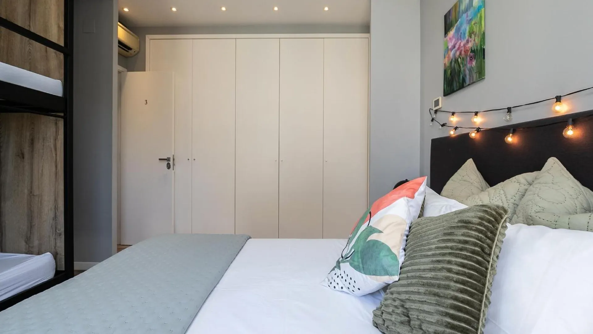 Walk In Hostel Faro Airport Portugal