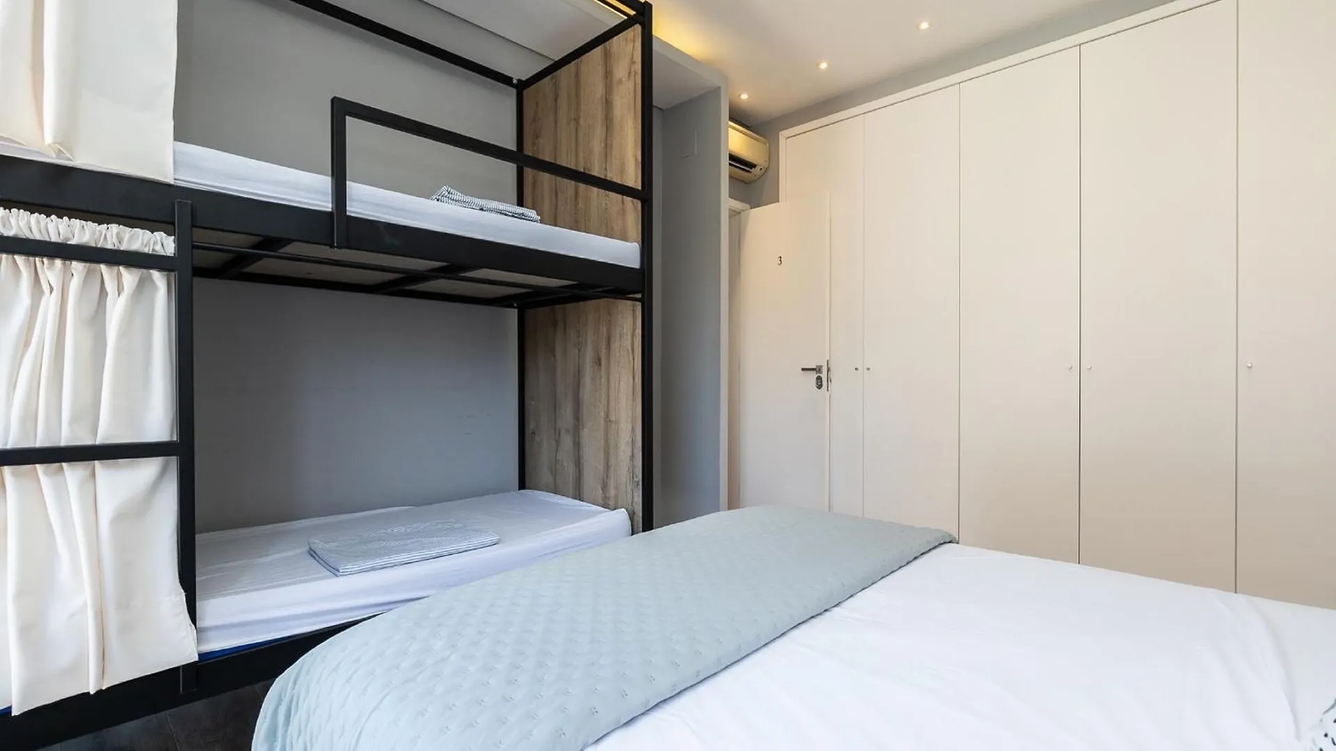 Walk In Hostel Faro Airport