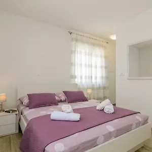 https://privat-room-luka.hotelinzadar.com