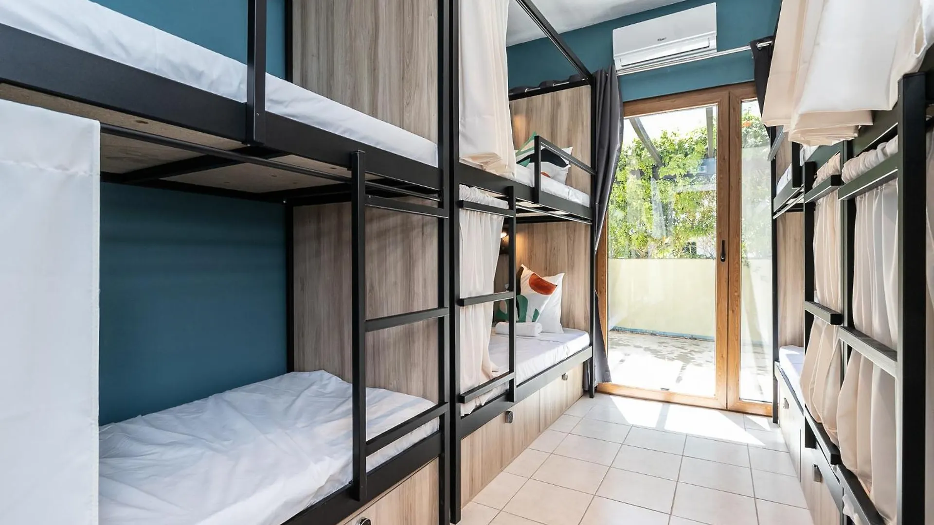 Walk In Hostel Faro Airport