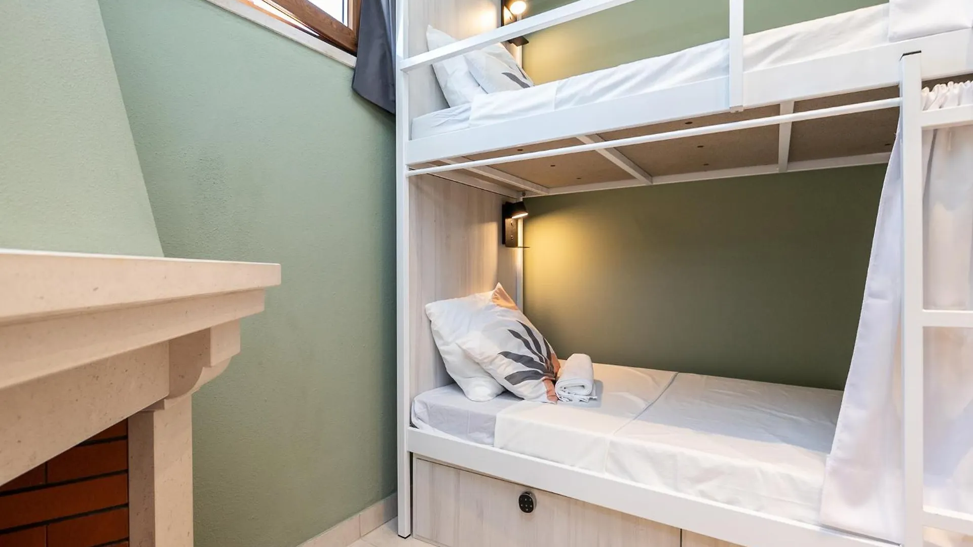Walk In Hostel Faro Airport