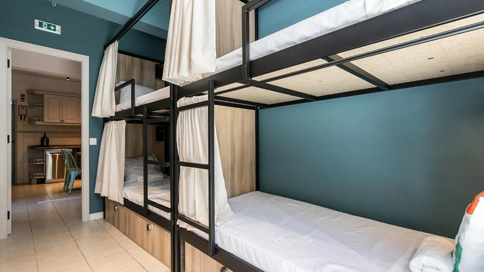 Walk In Hostel Faro Airport