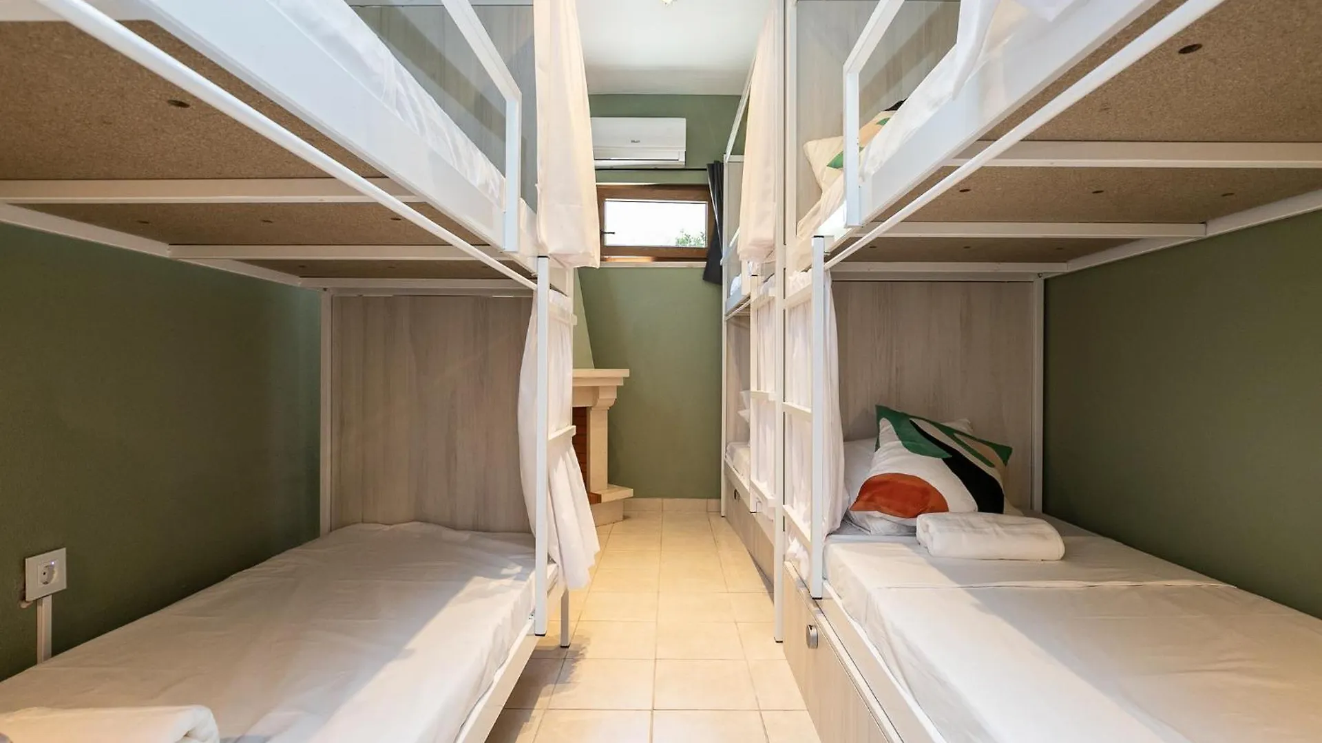 Walk In Hostel Faro Airport